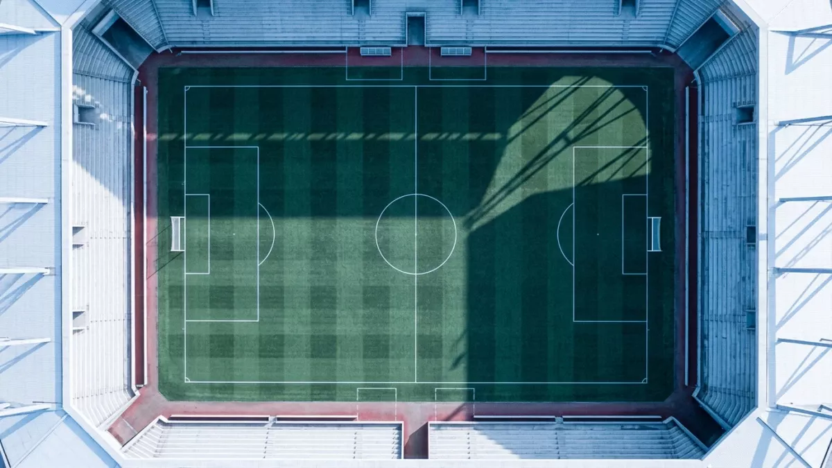 Michael-Olise-and-Bayern-Munich-and-Yan-Diomande